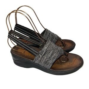 BZees Women's Sandals Size 8.5M Gray/Black "Dazzle" Thong Wedge Fabric Upper